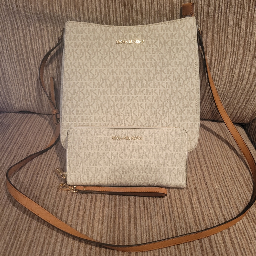 NwT * MK Vanilla Acorn Jet Set Travel Zip Wristlet Wallet and Messenger Bag